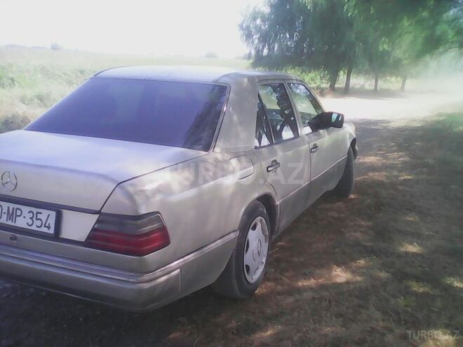Mercedes E 250 1992, 450,000 km - 2.5 l - Bakı