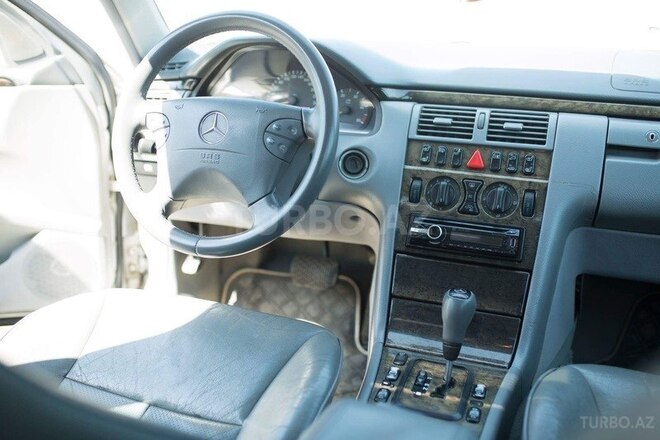 Mercedes E 270 2000, 345,000 km - 2.7 l - Bakı
