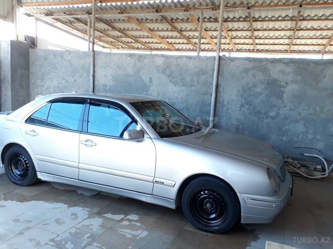 Mercedes E 220 1999, 336,000 km - 2.2 l - Bakı