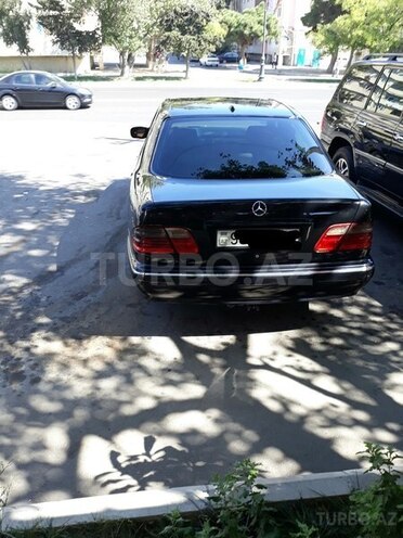 Mercedes E 220 1999, 357,000 km - 2.2 l - Bakı