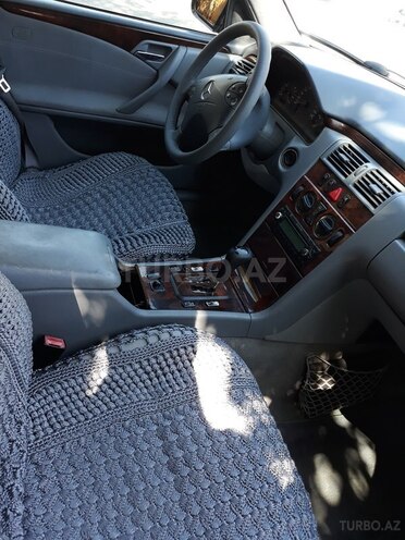 Mercedes E 220 1999, 357,000 km - 2.2 l - Bakı