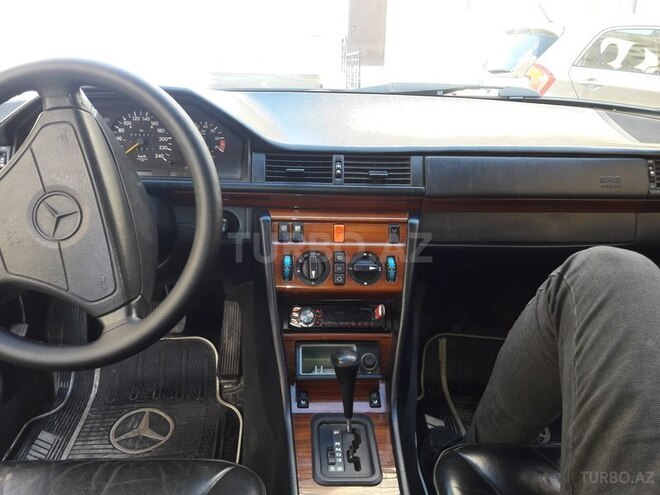 Mercedes E 220 1994, 456,957 km - 2.2 l - Bakı