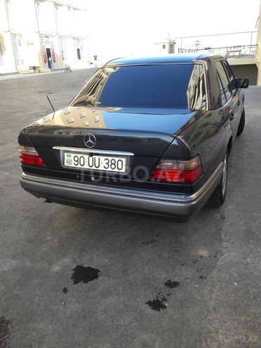 Mercedes E 220 1994, 456,957 km - 2.2 l - Bakı