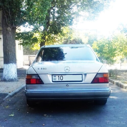 Mercedes E 230 1991, 330,000 km - 2.3 l - Sumqayıt