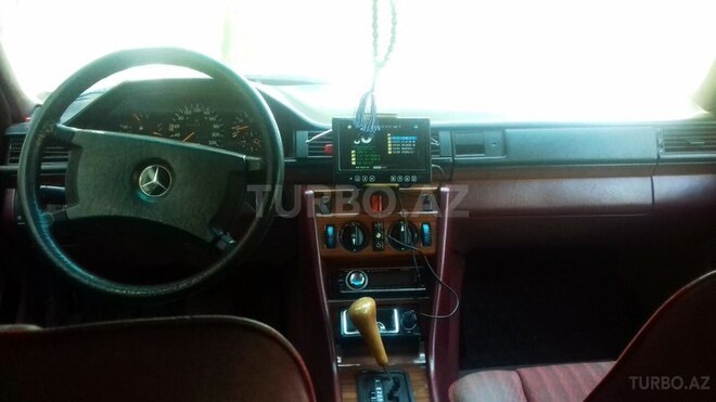 Mercedes E 230 1991, 330,000 km - 2.3 l - Sumqayıt