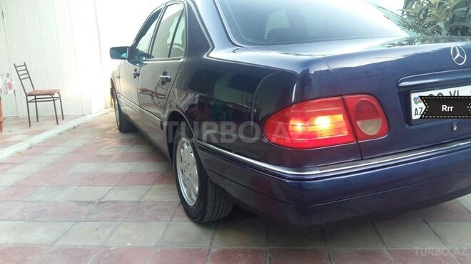 Mercedes E 240 1998, 333,000 km - 2.4 л - Bakı