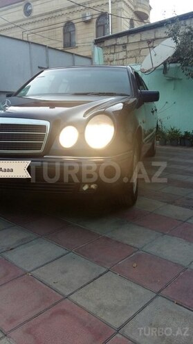 Mercedes E 240 1998, 333,000 km - 2.4 л - Bakı