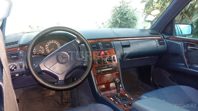 Mercedes E 240 1998, 333,000 km - 2.4 л - Bakı