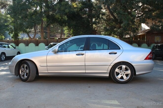 Mercedes C 220 2006, 275,000 km - 2.2 л - Bakı