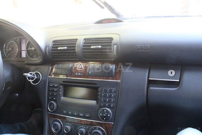 Mercedes C 220 2006, 275,000 km - 2.2 л - Bakı