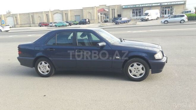 Mercedes C 200 2000, 197,250 km - 2.0 l - Bakı