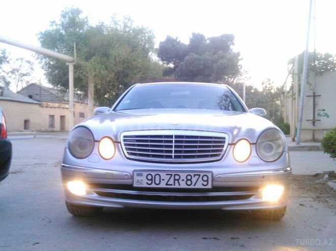 Mercedes E 270 2002, 300,000 km - 2.7 l - Bakı