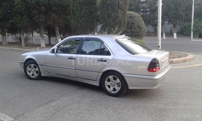 Mercedes C 220 1999, 198,000 km - 2.2 l - Sumqayıt