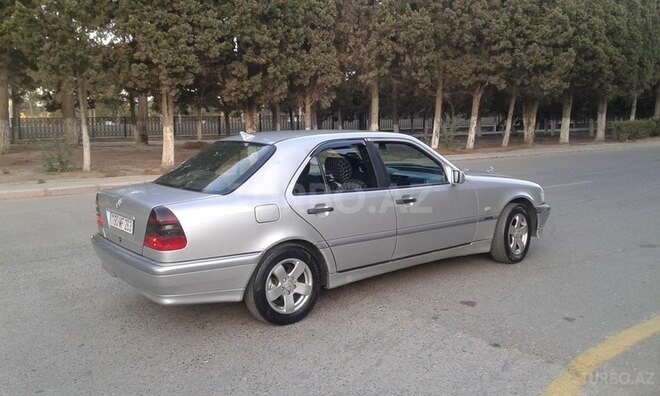 Mercedes C 220 1999, 198,000 km - 2.2 l - Sumqayıt
