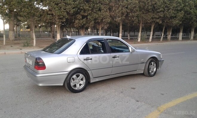 Mercedes C 220 1999, 198,000 km - 2.2 l - Sumqayıt