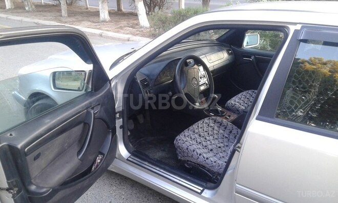 Mercedes C 220 1999, 198,000 km - 2.2 l - Sumqayıt