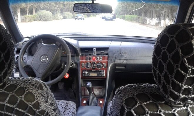 Mercedes C 220 1999, 198,000 km - 2.2 l - Sumqayıt