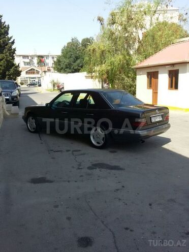 Mercedes E 280 1995, 346,980 km - 2.8 l - Bakı