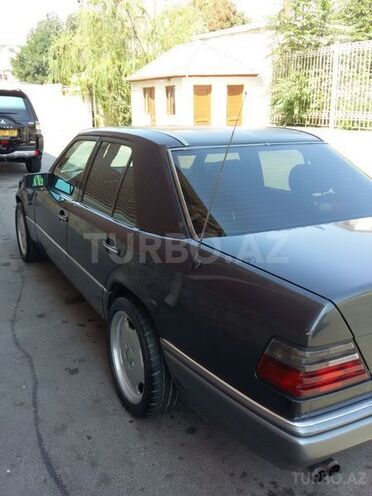 Mercedes E 280 1995, 346,980 km - 2.8 l - Bakı