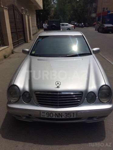 Mercedes E 220 2000, 300,000 km - 2.2 l - Bakı