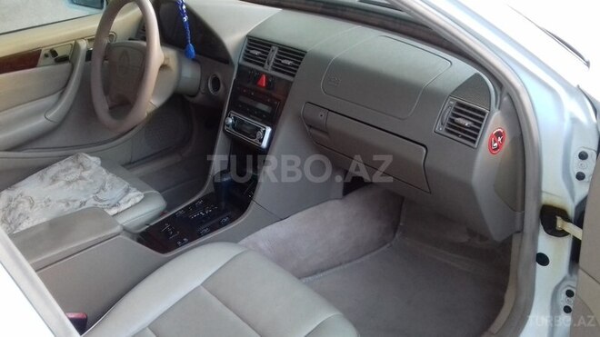 Mercedes C 240 1997, 302,105 km - 2.4 л - Bakı