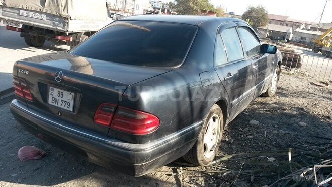Mercedes E 240 1998, 270,000 km - 2.4 l - Bakı