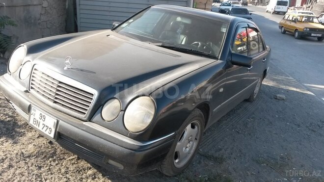 Mercedes E 240 1998, 270,000 km - 2.4 l - Bakı