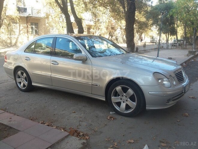 Mercedes E 220 2003, 210,000 km - 2.2 l - Bakı
