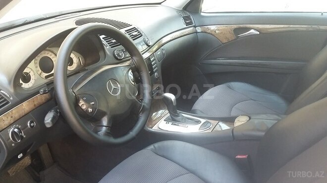 Mercedes E 220 2003, 210,000 km - 2.2 l - Bakı