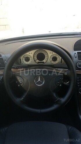 Mercedes E 220 2003, 210,000 km - 2.2 l - Bakı
