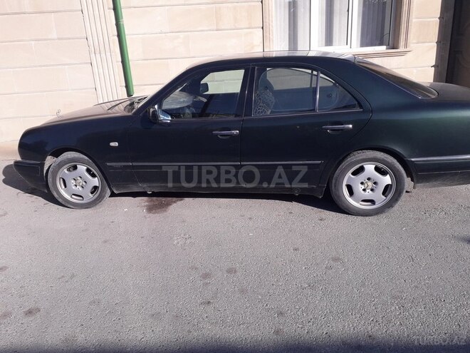 Mercedes E 230 1995, 225,356 km - 2.3 л - Bakı