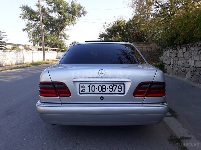 Mercedes E 240 1998, 420,000 km - 2.4 л - Xudat