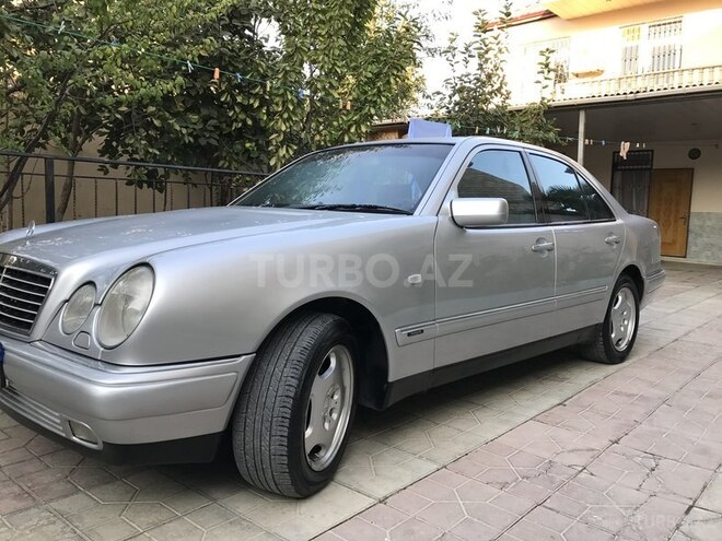 Mercedes E 240 1998, 210,400 km - 2.4 l - Sumqayıt