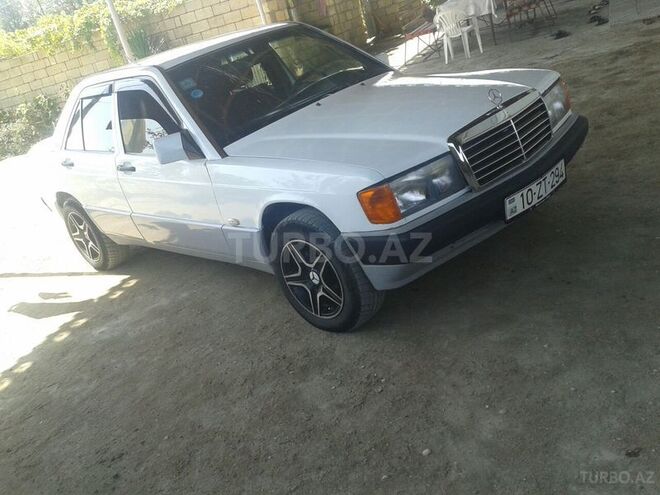 Mercedes 190 1993, 290,000 km - 2.0 л - Salyan