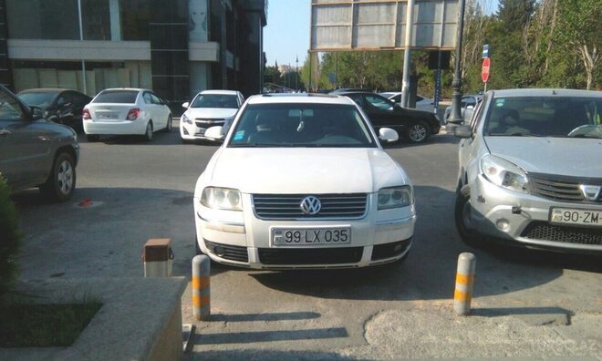 Volkswagen Passat 2004, 285,000 km - 1.8 l - Bakı