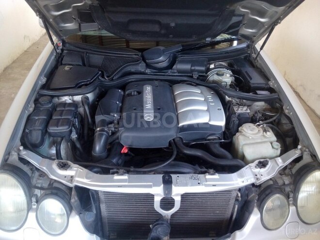 Mercedes E 220 2001, 200,000 km - 2.2 l - Naxçıvan