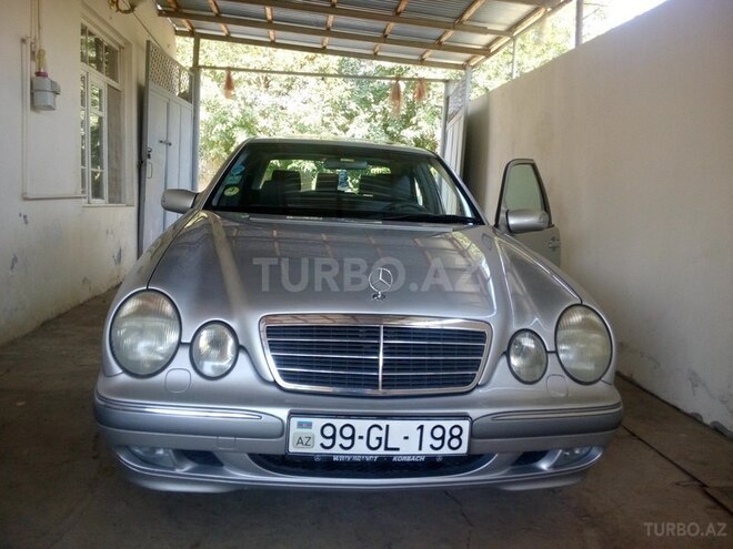 Mercedes E 220 2001, 200,000 km - 2.2 l - Naxçıvan