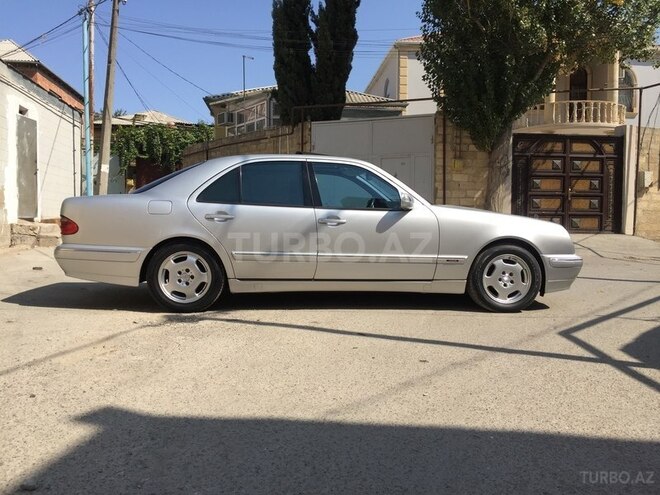 Mercedes E 240 2000, 216,000 km - 2.6 l - Bakı