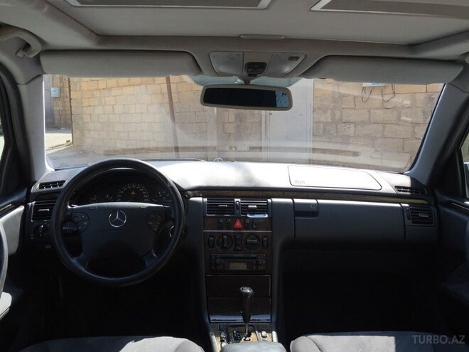 Mercedes E 240 2000, 216,000 km - 2.6 l - Bakı