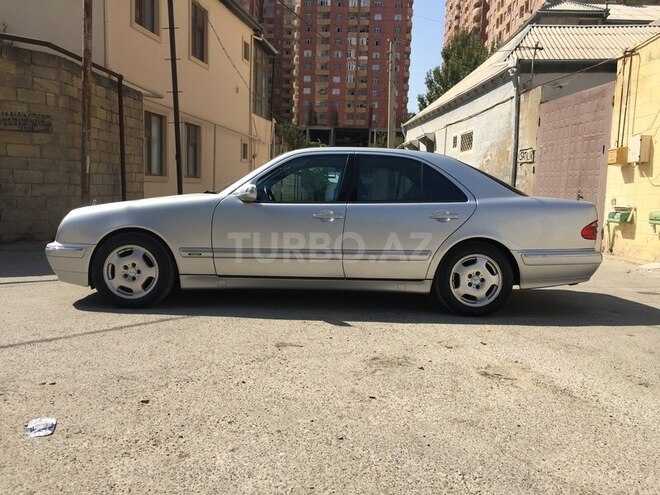 Mercedes E 240 2000, 216,000 km - 2.6 l - Bakı