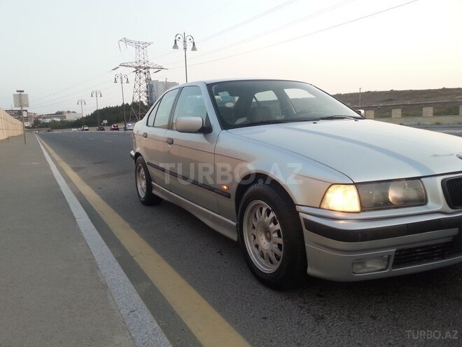 BMW 318 1998, 240,000 km - 1.8 л - Bakı