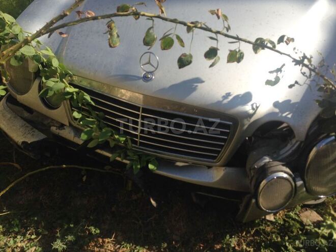 Mercedes E 230 1997, 180,000 km - 2.3 l - Beyləqan