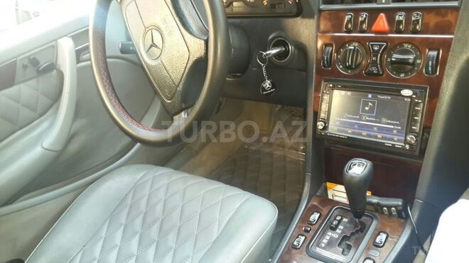 Mercedes C 230 1999, 141,000 km - 2.3 l - Bakı