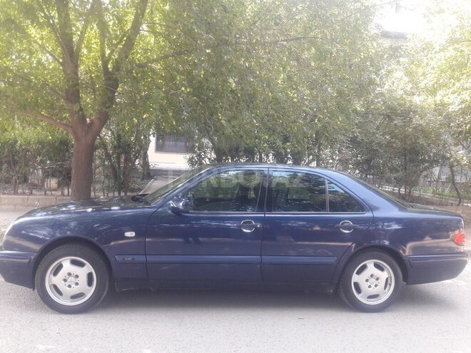 Mercedes E 230 1997, 23,000 km - 0.2 l - Gəncə