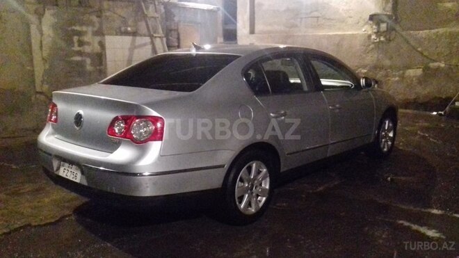 Volkswagen Passat 2005, 195,866 km - 2.0 l - Gəncə