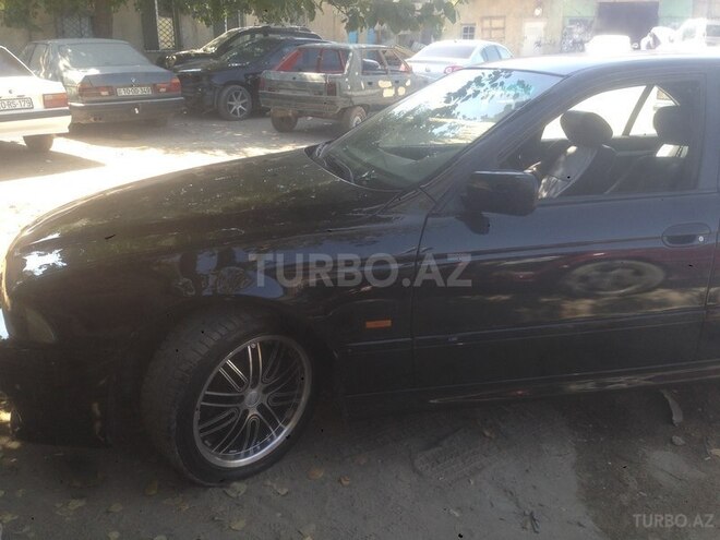 BMW 528 2001, 297,297 km - 2.8 l - Bakı