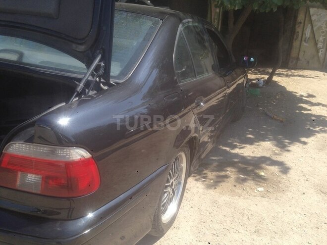 BMW 528 2001, 297,297 km - 2.8 l - Bakı