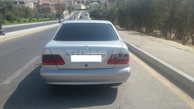 Mercedes E 220 2000, 316,000 km - 2.2 l - Bakı