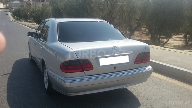 Mercedes E 220 2000, 316,000 km - 2.2 l - Bakı