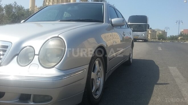 Mercedes E 220 2000, 316,000 km - 2.2 l - Bakı